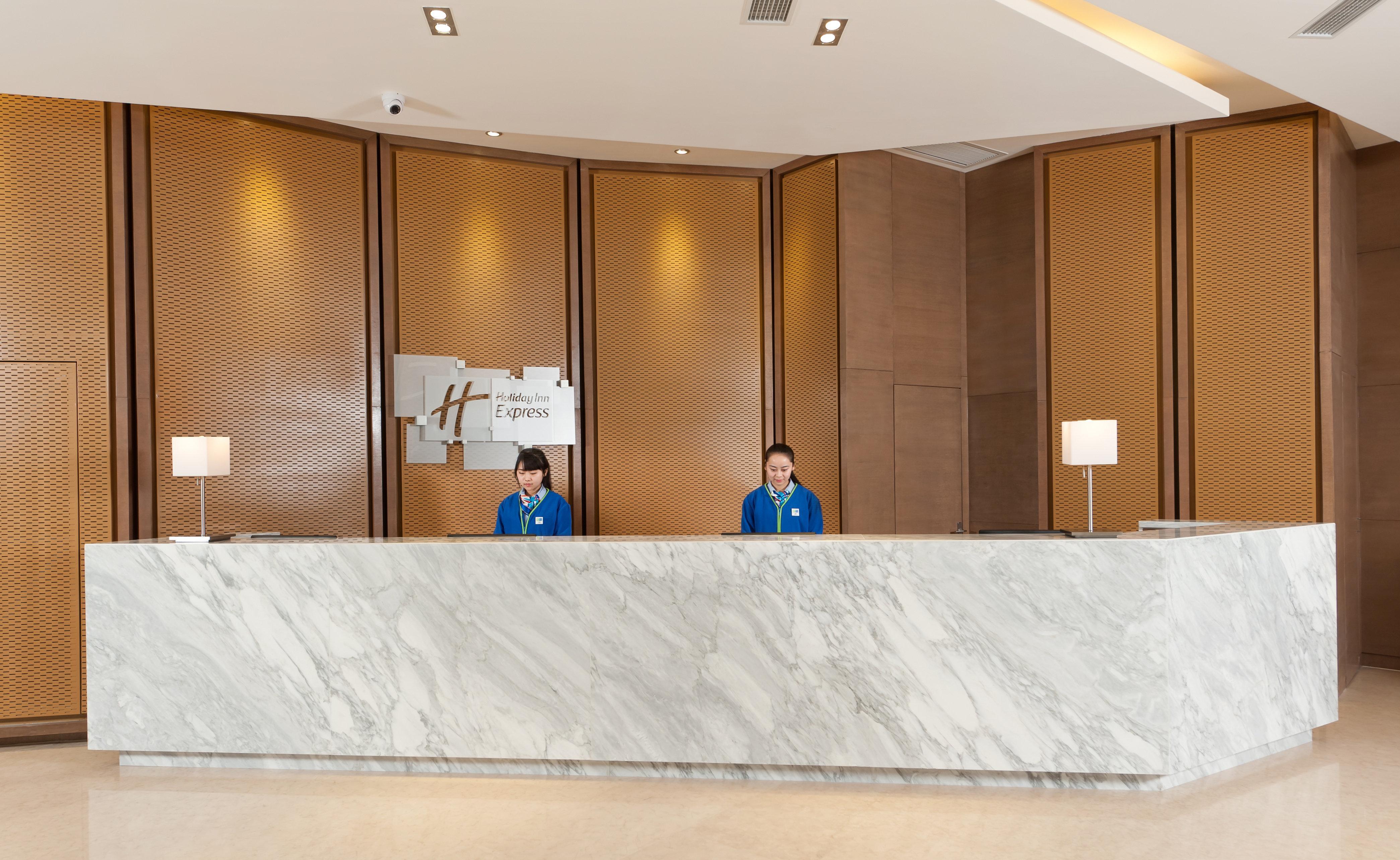 Holiday Inn Express Chengdu West Gate By Ihg Exterior foto